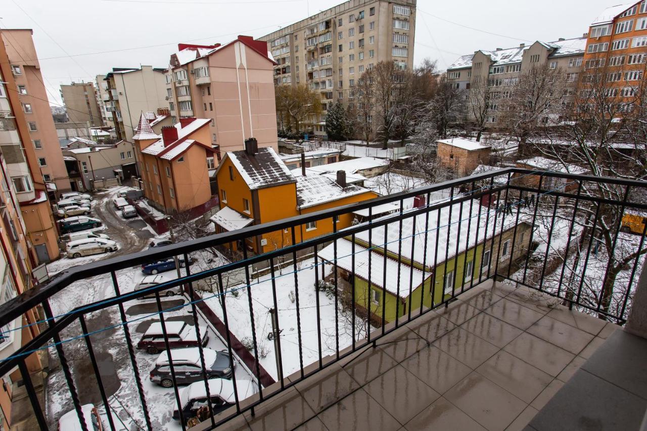 Подобово В Центрі Поряд Жд Ternopil Luaran gambar